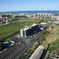 Отель Cosmopolitan Hotel Италия, Чивитанова-Марке - отзывы, цены и фото номеров - забронировать отель Cosmopolitan Hotel онлайн пляж фото 2