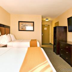 Отель Holiday Inn Express Vancouver-Metrotown (Burnaby) Канада, Бурнаби - отзывы, цены и фото номеров - забронировать отель Holiday Inn Express Vancouver-Metrotown (Burnaby) онлайн удобства в номере фото 2