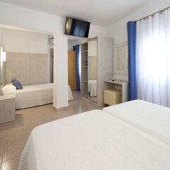 Отель Hostal Roca Испания, Сан-Антони-де-Портмань - 4 отзыва об отеле, цены и фото номеров - забронировать отель Hostal Roca онлайн комната для гостей фото 4