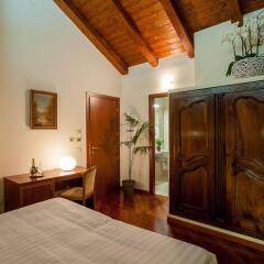 Hotel Flora сейф в номере