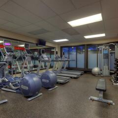 Отель Delta Hotels by Marriott Saskatoon Downtown фитнесс-зал