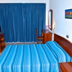 Отель Hostal Residencia Molins Park комната для гостей