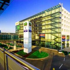 Отель Courtyard by Marriott Prague Airport спортивное сооружение