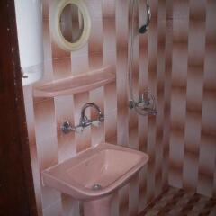 Отель Sunny Home Relax Guest House Бургас ванная
