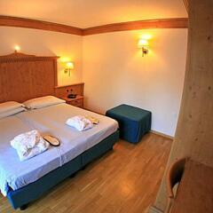 Hotel Medil сейф в номере