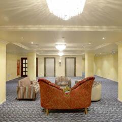 Отель Al Bustan Hotel ОАЭ, Шарджа - 1 отзыв об отеле, цены и фото номеров - забронировать отель Al Bustan Hotel онлайн интерьер отеля фото 2