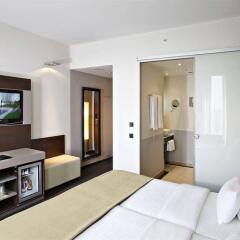 Leonardo Royal Hotel Munich Мюнхен сейф в номере
