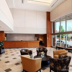 Отель Hilton Vancouver Metrotown Канада, Бурнаби - отзывы, цены и фото номеров - забронировать отель Hilton Vancouver Metrotown онлайн интерьер отеля