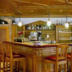 Hilburger Hotel Сцена гостиничный бар