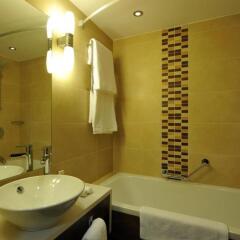 Отель Krakow Hilton Garden Inn Польша, Краков - отзывы, цены и фото номеров - забронировать отель Krakow Hilton Garden Inn онлайн ванная фото 2