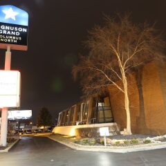 Отель Magnuson Grand Columbus North США, Колумбус - отзывы, цены и фото номеров - забронировать отель Magnuson Grand Columbus North онлайн вид на фасад