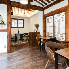 Отель The Place Seoul Hanok Guesthouse гостиничный бар