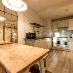 Апартаменты Spacious 2 Bedroom Apartment in Manchester City Centre в номере