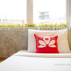 Отель Zen Rooms Damrongrak Road Бангкок комната для гостей