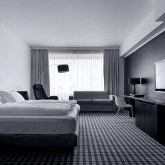 Отель PREMIER SUITES PLUS Antwerp комната для гостей фото 5