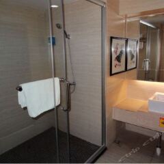 China's Emerging Business Hotel ванная