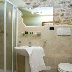 Hotel Charleston Сполето ванная