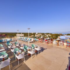 Отель Mediterranean Bay - Только для взрослых бассейн фото 3