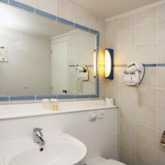 Отель Kyriad Cannes Mandelieu ванная