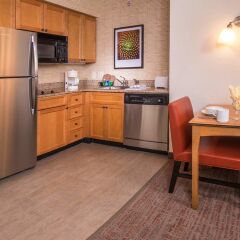 Отель Residence Inn Frederick в номере фото 2