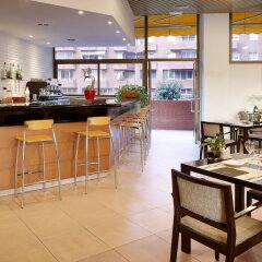 Отель Hesperia Sant Joan Suites Испания, Сан-Жоан-Деспи - 5 отзывов об отеле, цены и фото номеров - забронировать отель Hesperia Sant Joan Suites онлайн гостиничный бар