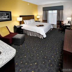 Отель Hampton Inn & Suites Raleigh Downtown США, Роли - отзывы, цены и фото номеров - забронировать отель Hampton Inn & Suites Raleigh Downtown онлайн комната для гостей фото 5