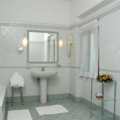 Отель Grand Hotel Villa Fiorio Италия, Гроттаферрата - отзывы, цены и фото номеров - забронировать отель Grand Hotel Villa Fiorio онлайн ванная