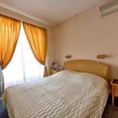 Гостиница Country Club Neftyanik сейф в номере