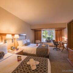 Отель Holiday Inn Guadalajara Expo комната для гостей фото 4