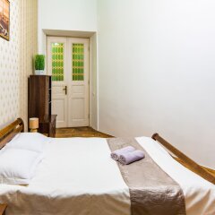 Апартаменты Three bedrooms & studio in the Center Львов комната для гостей фото 5