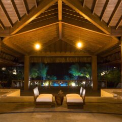 Отель Indura Beach & Golf Resort, Curio Collection by Hilton Гондурас, Тела - отзывы, цены и фото номеров - забронировать отель Indura Beach & Golf Resort, Curio Collection by Hilton онлайн интерьер отеля