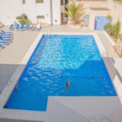 Отель Apartamentos Sun Beach бассейн