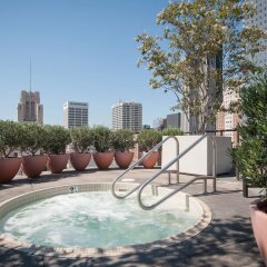 Отель Sunshine Suites at 417 США, Лос-Анджелес - отзывы, цены и фото номеров - забронировать отель Sunshine Suites at 417 онлайн бассейн