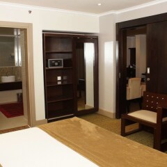 Отель Southern Sun Ikoyi Лагос сейф в номере