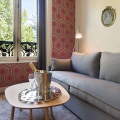 Отель Helzear Champs Elysées Suites комната для гостей