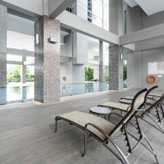 V Hotel Lavender бассейн