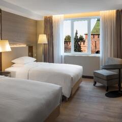 Гостиница Sheraton Nizhny Novgorod Kremlin Стандартный номер с двуспальной кроватью фото 3
