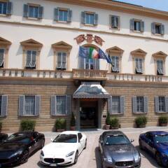 Отель Sina Villa Medici, Autograph Collection парковка