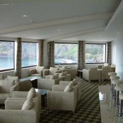 Отель Caloura Hotel Resort Португалия, Агуа-де-Пау - 3 отзыва об отеле, цены и фото номеров - забронировать отель Caloura Hotel Resort онлайн интерьер отеля