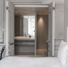 Отель La Maison Champs Elysées Франция, Париж - отзывы, цены и фото номеров - забронировать отель La Maison Champs Elysées онлайн ванная фото 2