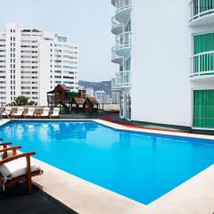 Отель Calinda Beach Acapulco бассейн
