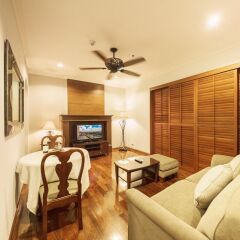 Апартаменты Baan Montida Serviced Apartment Бангкок комната для гостей фото 5