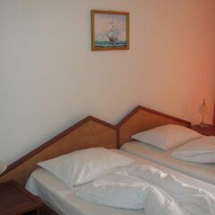 Отель Family Hotel Denica Болгария, Аврен - отзывы, цены и фото номеров - забронировать отель Family Hotel Denica онлайн комната для гостей фото 3