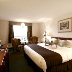 Отель Foxwood Inn & Suites Drayton Valley комната для гостей фото 2