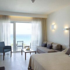 Отель Sunrise Pearl Hotel & Spa Кипр, Протарас - отзывы, цены и фото номеров - забронировать отель Sunrise Pearl Hotel & Spa онлайн комната для гостей фото 3