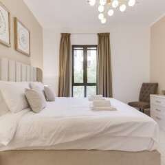 Отель Newly Furnished Family Home Near Burj Khalifa! Дубай комната для гостей фото 2