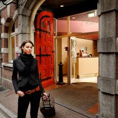 Отель Best Western Dam Square Inn спортивное сооружение