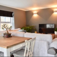 Отель Spacious 2 Bedroom Flat in Brighton в номере