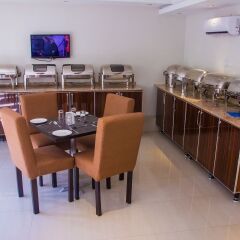 Glee Hotel питание