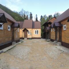 Lesnaya Skazka Hotel Домбай парковка